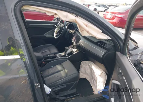 2020 Audi Q3 Premium 45 Tfsi Quattro Tiptronic z USA, uszkodzony, nr VIN WA1AECF32L1111652